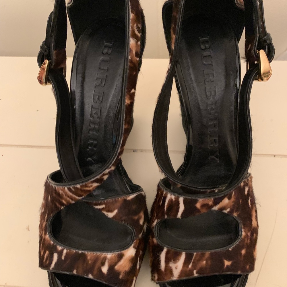 Burberry calf hair wedge espadrille sandals - Picture 2 of 8